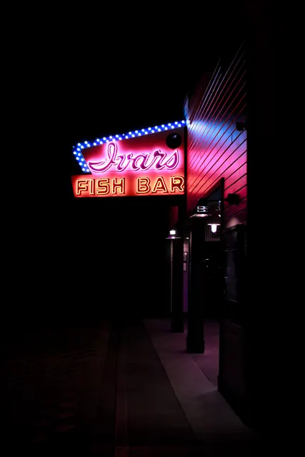 Ivar's, Seattle, at night I. Credit: Eliyahu Suskind